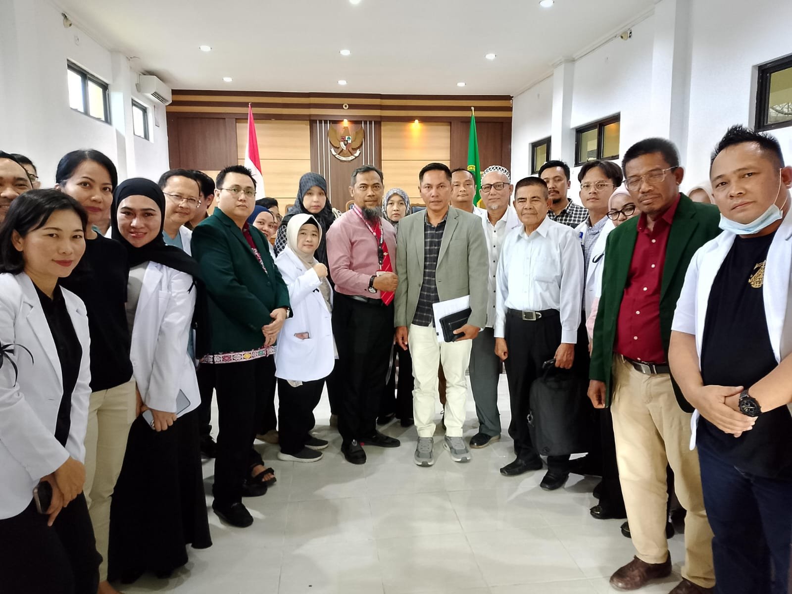 PJSBABEL.COM (Pangkalpinang) — Sidang praperadilan yang diajukan kuasa hukum dr Ratna Setia Asih pada akhirnya dipastikan gugur setelah Jaksa Penuntut Umum (JPU) resmi mendaftarkan perkara pokok ke Pengadilan Negeri Pangkalpinang dan telah dijadwalkan untuk mulai disidangkan pada Kamis, 4 Desember 2025 mendatang. Senin (1/12/2025).