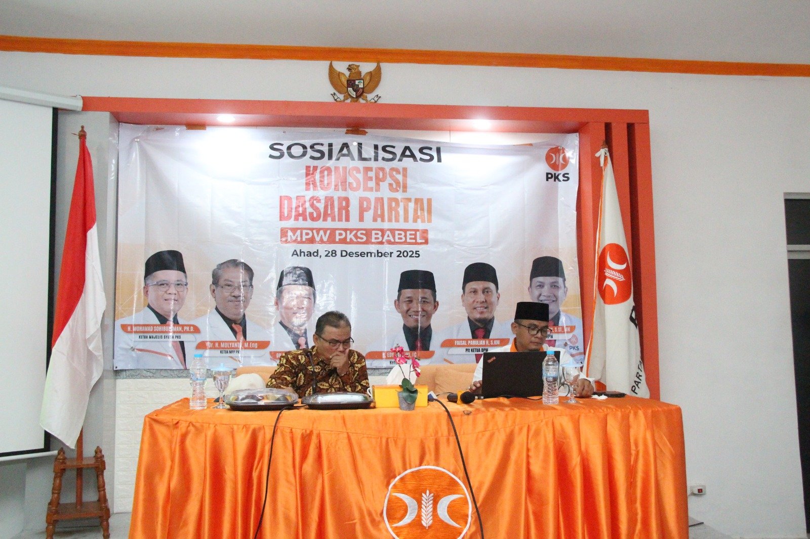 SKDP PKS Babel Jadi Momentum Penguatan Visi Indonesia Madani PJSBABEL.COM (Pangkalpinang) – Majelis Pertimbangan Pusat (MPP) Partai Keadilan Sejahtera (PKS) kembali meneguhkan konsolidasi ideologi partai melalui kegiatan Sosialisasi Konsepsi Dasar Partai (SKDP) Tingkat Provinsi yang digelar di Provinsi Kepulauan Bangka Belitung. Minggu (28/12/2025).