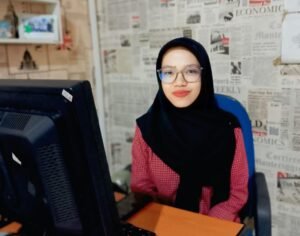 PJSBABEL.COM (Bangka Belitung) - Isu pembangunan Pembangkit Listrik Tenaga Nuklir (PLTN) kembali mencuat ke ruang publik. Kali ini, pembahasannya tidak lagi berhenti pada wacana, melainkan telah masuk ke dalam dokumen resmi negara. Pemerintah melalui Kementerian Energi dan Sumber Daya Mineral (ESDM) memastikan bahwa nuklir akan menjadi bagian dari sistem kelistrikan nasional, sebagaimana tertuang dalam Rencana Usaha Penyediaan Tenaga Listrik (RUPTL) 2025–2034.