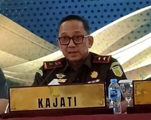 Eks Kadishut Babel Buron, Kejati Segera Tetapkan Marwan dalam Daftar Pencarian OrangPJSBABEL.COM (Pangkalpinang) — Kejaksaan Tinggi Kepulauan Bangka Belitung (Kejati Babel) melalui Kejaksaan Negeri (Kejari) Pangkalpinang bersiap menerbitkan Daftar Pencarian Orang (DPO) terhadap Marwan, mantan Kepala Dinas Kehutanan Provinsi Kepulauan Bangka Belitung. Langkah tegas ini diambil lantaran keberadaan terpidana korupsi tersebut hingga kini tidak diketahui.