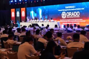 PJSBABEL.COM (JAKARTA) - Federasi Olahraga Domino Nasional (ORADO) menyelenggarakan Rapat Kerja Nasional (Rakernas) I sebagai forum nasional perdana sejak ORADO resmi terbentuk. Rakernas bertajuk “Konsolidasi dan Penguatan Pondasi Organisasi ORADO sebagai Federasi Olahraga Domino yang Profesional dan Berprestasi” ini digelar di Hotel Mulia, Jakarta, pada 7–8 Januari 2026, untuk masa bakti 2025–2029. 