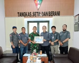 Dari Yonif 147/KGJ ke Dandim Purbalingga, Jejak Kepemimpinan Letkol Inf Aries Ika Satria Diapresiasi Insan PersPJSBABEL.COM (PANGKALPINANG) — Jejaring Media KBO Babel bersama Organisasi Pers Pro Jurnalismedia Siber (PJS) Bangka Belitung menyampaikan ucapan selamat dan sukses atas penempatan tugas yang baru kepada Letkol Inf Aries Ika Satria, S.Hub.Int., M.H.I., yang resmi pindah tugas ke Provinsi Jawa Tengah sebagai Komandan Distrik Militer (Dandim) 0702/Purbalingga. Minggu (11/1/2026).