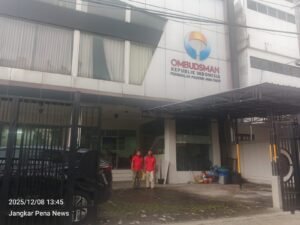 PJSBABEL.COM (Probolinggo)  — Dugaan pengabaian putusan lembaga negara kembali menjadi sorotan serius. Ombudsman Republik Indonesia melalui Perwakilan Provinsi Jawa Timur secara resmi memulai pemeriksaan substantif terhadap laporan dugaan maladministrasi yang dilakukan oleh PPID/Dinas Komunikasi dan Informatika Kota Probolinggo. Pemeriksaan ini terkait belum dilaksanakannya Putusan Komisi Informasi Provinsi Jawa Timur Nomor 34/X/KI-Prov.Jatim-PS-A/2025, yang secara hukum bersifat final dan mengikat. Jum'at (16/1/2026).