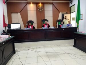 PJSBABEL.COM (PANGKALPINANG) — Sidang lanjutan perkara dugaan kelalaian medis yang menyebabkan meninggalnya pasien anak kembali mengungkap fakta penting di ruang persidangan. Saksi dokter M. Basri membeberkan secara rinci perannya dalam menangani pasien saat berada di Instalasi Gawat Darurat (IGD), termasuk kondisi awal pasien yang datang tanpa membawa dokumen medis pendukung. Sabtu (31/1/2026).