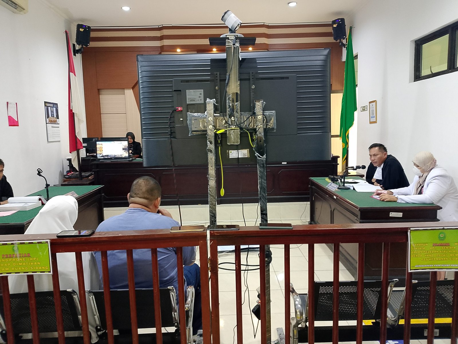 PJSBABEL.COM (PANGKALPINANG) — Pengadilan Negeri Pangkalpinang kembali menggelar sidang lanjutan perkara dugaan kelalaian medis yang menjerat Dokter Ratna, Kamis (15/1/2026). Sidang dengan nomor perkara 295/Pid.Sus/2025/PN Pgp ini kembali menyita perhatian publik setelah terungkap fakta penting bahwa saksi pelapor tidak mengetahui adanya peran dokter spesialis jantung dalam penanganan pasien anak mereka. Jum'at (16/1/2026).