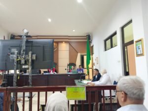 PJSBABEL.COM (PANGKALPINANG) — Pengadilan Negeri Pangkalpinang kembali menggelar sidang lanjutan perkara dugaan kelalaian medis yang menjerat Dokter Ratna, Kamis (15/1/2026). Sidang dengan nomor perkara 295/Pid.Sus/2025/PN Pgp ini kembali menyita perhatian publik setelah terungkap fakta penting bahwa saksi pelapor tidak mengetahui adanya peran dokter spesialis jantung dalam penanganan pasien anak mereka. Jum'at (16/1/2026).