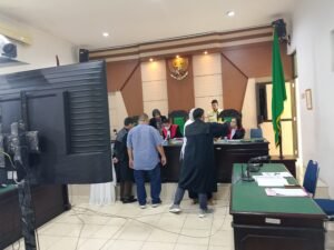 PJSBABEL.COM (PANGKALPINANG) — Pengadilan Negeri Pangkalpinang kembali menggelar sidang lanjutan perkara dugaan kelalaian medis yang menjerat Dokter Ratna, Kamis (15/1/2026). Sidang dengan nomor perkara 295/Pid.Sus/2025/PN Pgp ini kembali menyita perhatian publik setelah terungkap fakta penting bahwa saksi pelapor tidak mengetahui adanya peran dokter spesialis jantung dalam penanganan pasien anak mereka. Jum'at (16/1/2026).