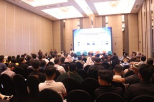 PJSBABEL.COM (PANGKALPINANG) – Wacana pembangunan Pembangkit Listrik Tenaga Nuklir (PLTN) di Provinsi Kepulauan Bangka Belitung tidak lagi sebatas isu teknis energi. Ia telah berkembang menjadi diskursus publik yang menyentuh aspek lingkungan, sosial, ekonomi, hingga masa depan pembangunan daerah. Kamis (12/2/2026)