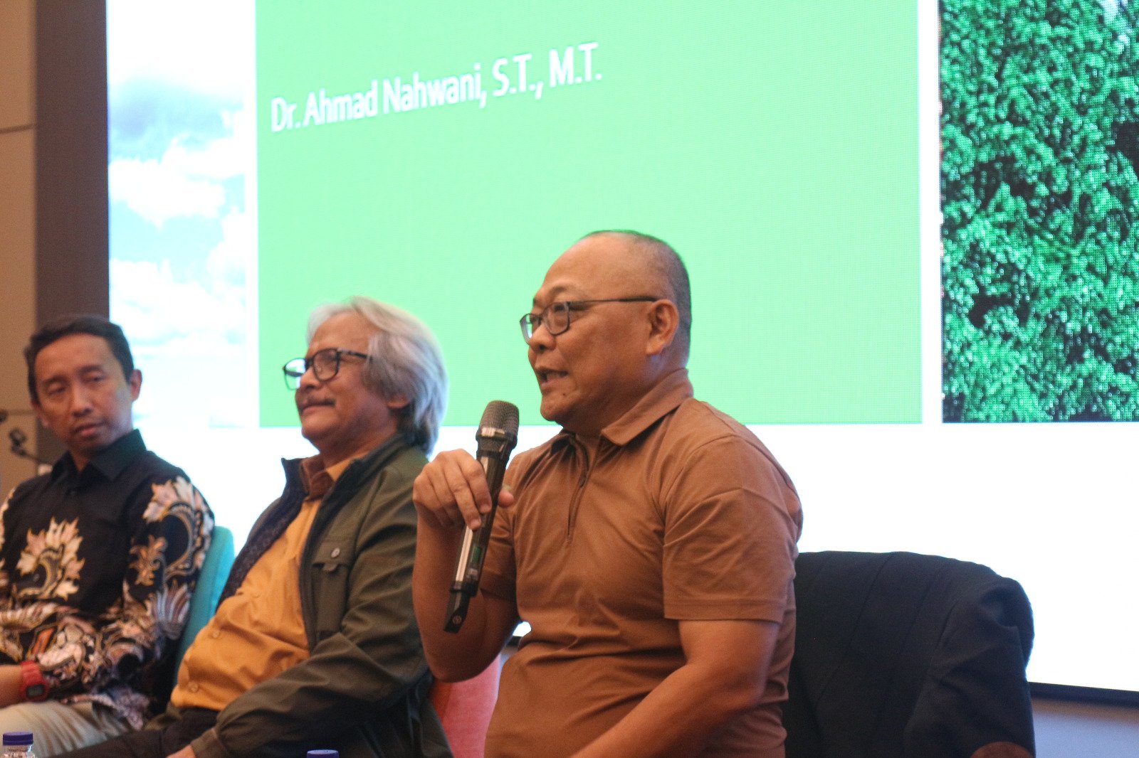 PJSBABEL.COM (PANGKALPINANG) — Rencana pembangunan Pembangkit Listrik Tenaga Nuklir (PLTN) di Indonesia, termasuk wacana yang mengemuka di Bangka Belitung, tak bisa dilepaskan dari persoalan lingkungan, kesiapan nasional, serta penerimaan publik. Selasa (10/2/2026)