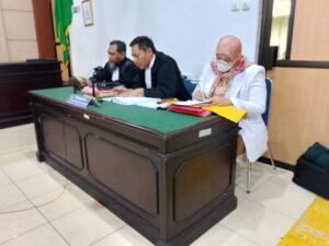 PJSBABEL.COM (Pangkalpinang) – Sidang lanjutan perkara dr Ratna Setia Asih kembali menghadirkan dinamika tajam di ruang persidangan. Sorotan kali ini tertuju pada keterangan saksi dokter spesialis jantung, Kuncoro Bayu Aji, terkait kewenangannya menginstruksikan pemberian cairan dobu dan dopa kepada pasien anak, Aldo. Sabtu (14/2/2026)